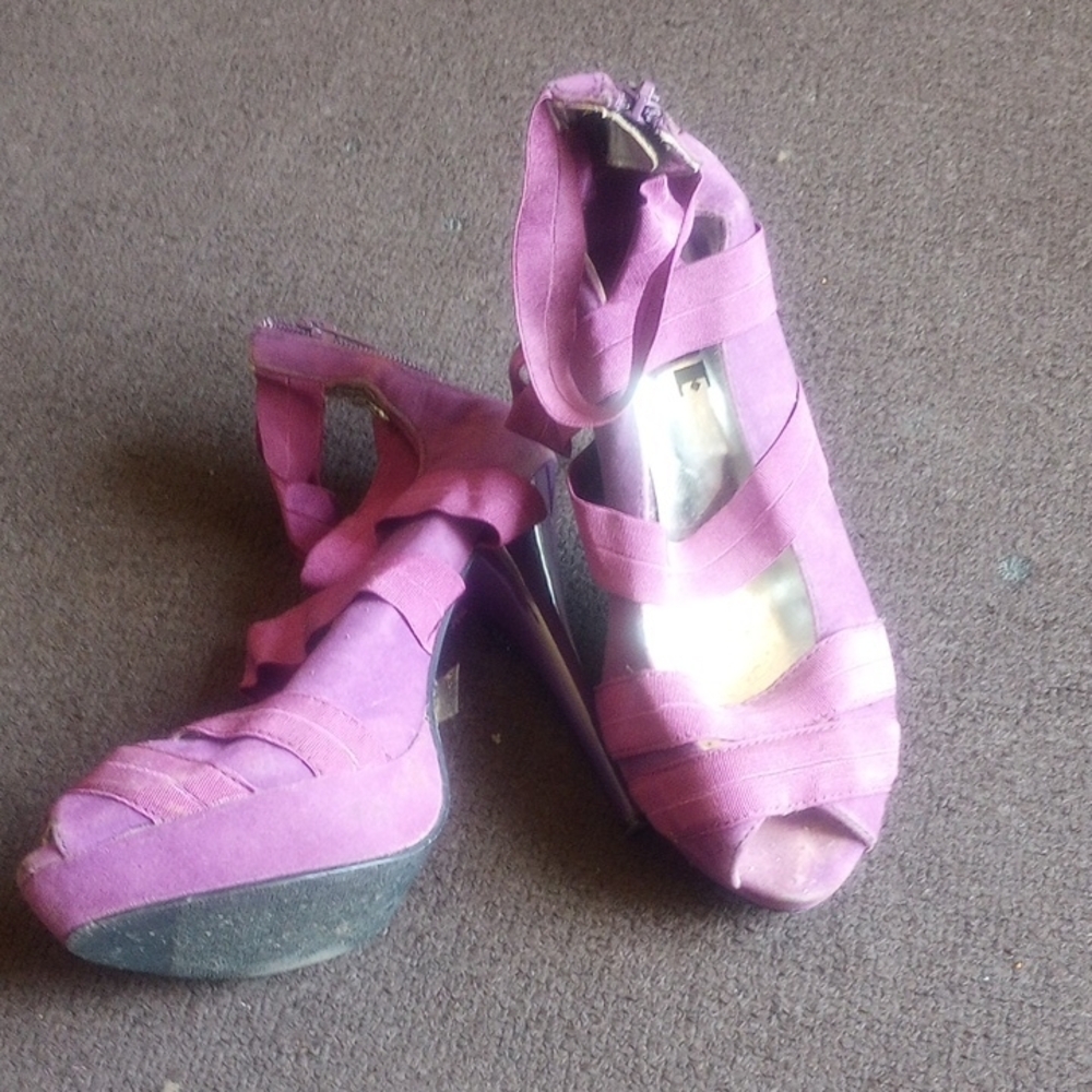 Issue New York Purple Heels Elegant Design